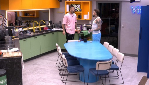 Após treta no BBB 24, Vinicius diz para Nizam: 'Fiquei com culpa'