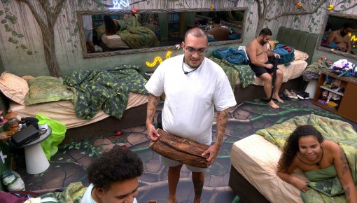 Brothers do BBB 24 organizam plano para comer comida do VIP