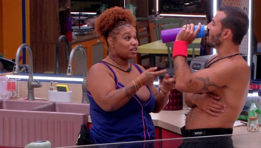 Camilla detona dupla e avisa: 'São minha próxima mira'