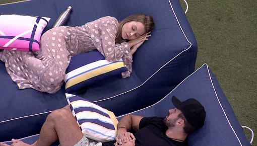 Carla Diaz brinca com Arthur no BBB21: 'Bananinha'