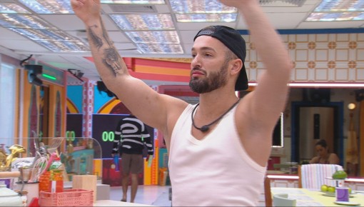 Diego Hypolito canta e dança na cozinha da Xepa no BBB 25