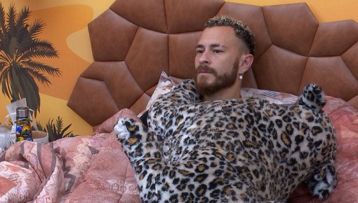 Fred pergunta sobre o voto de Amanda e Aline Wirley no BBB 23