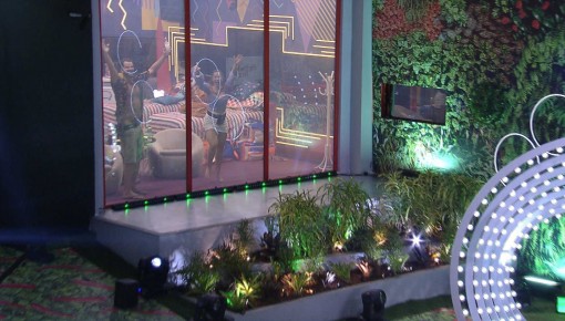 Larissa e Gustavo vibram ao ver Festa no BBB 22