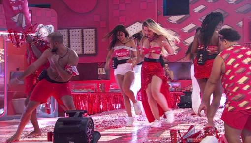 No BBB 24, Vanessa Lopes e Yasmin dançam juntas