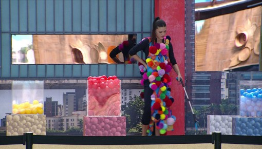 Vitória Strada completa mais de 1 hora no Castigo do Monstro