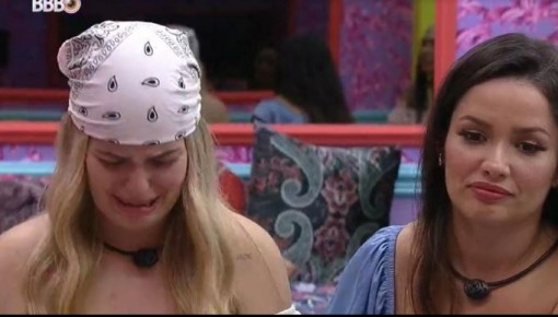 Viih Tube cai no choro ao enfrentar paredão e lamenta: 'É karma'