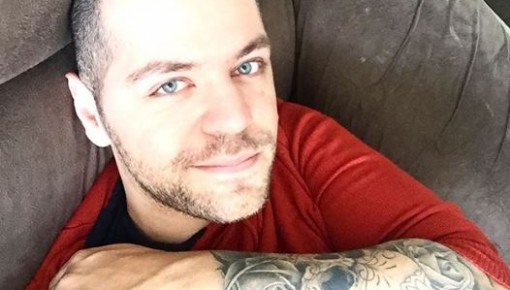 Ex-esposa de integrante de A Fazenda cobra pensão das filhas na Justiça