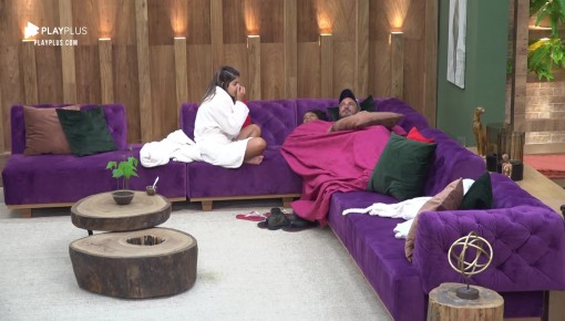 Hari fala sobre troca de carinhos com Lucas: ‘Beijo de amigo’