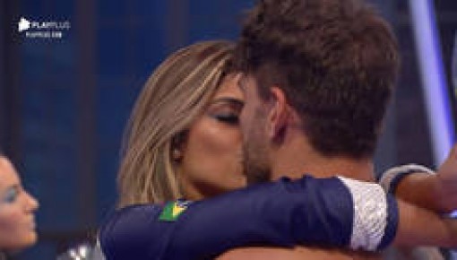 Relembre momentos românticos entre Hari e Lucas