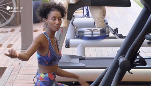 Sabrina diz que criação familiar ajudou ela a enfrentar preconceitos