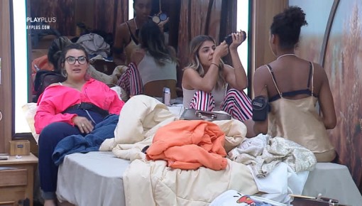 Thayse relembra momentos constrangedores com o filho