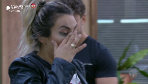 Veja como foram as reações à volta de Thayse da Roça