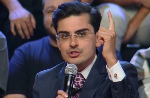 Dudu Camargo vence A Fazenda 17 e fatura R$ 2 milhões