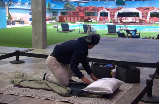 Breno cumpre dinâmica do Exilado na área externa do BBB 26