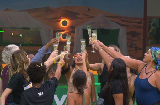 Brothers brindam e celebram chegada no Top 10 do BBB 26