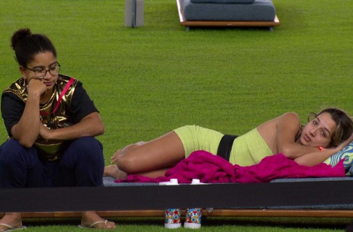 Milena planeja vingança após acabarem com suco da Xepa