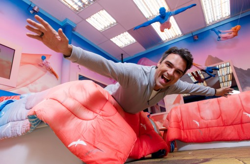 Que horas começa o BBB 26 hoje, segunda-feira (2)?