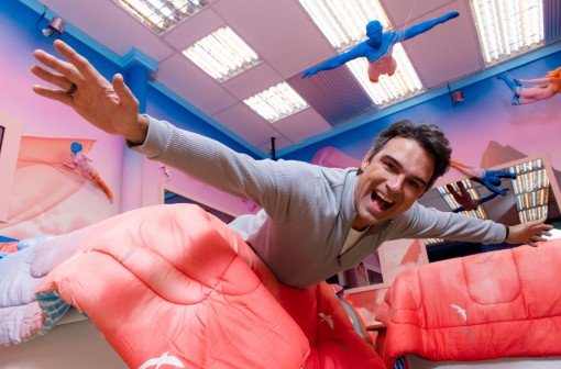 Que horas começa o BBB 26 hoje, sexta (27)?