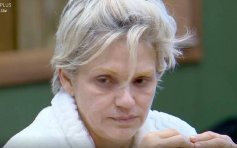 Andréa Nóbrega reclama de roubo de suas roupas e acusa Lucas Viana