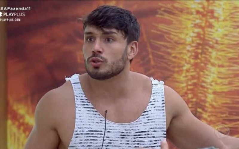 Internautas acusam Lucas Viana de assédio