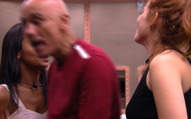 Ana Clara questiona Gleici: 