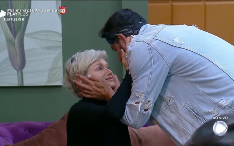 Andréa chora, e peões recebem Diego aos gritos de ‘o capitão voltou’