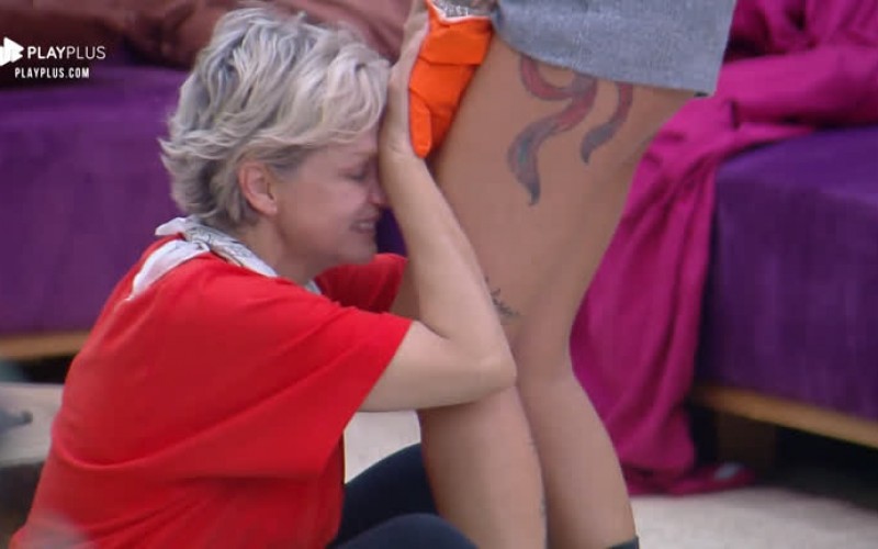 Andréa fala de susto no chiqueiro: 