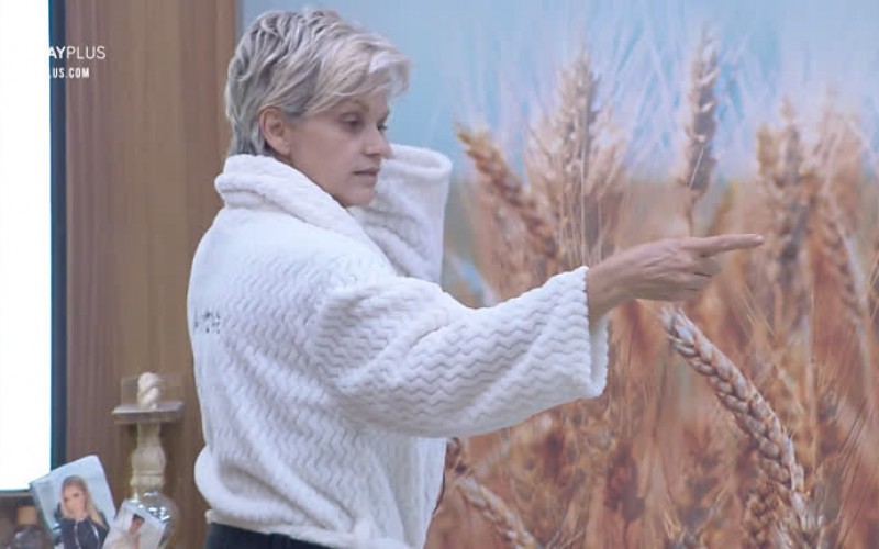 Andrea Nóbrega detona Tati Dias e torce para que ela seja eliminada