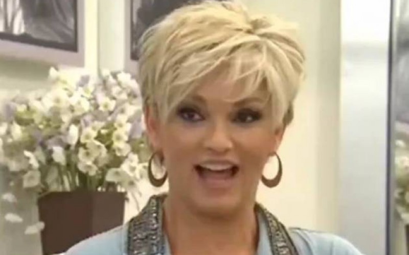 Andréa Nóbrega leva tombo na última festa em ‘A Fazenda 11’