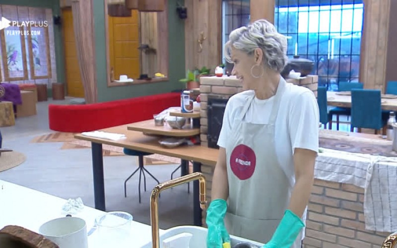 Andrea quer aumentar resistência para aguentar provas da Fazenda