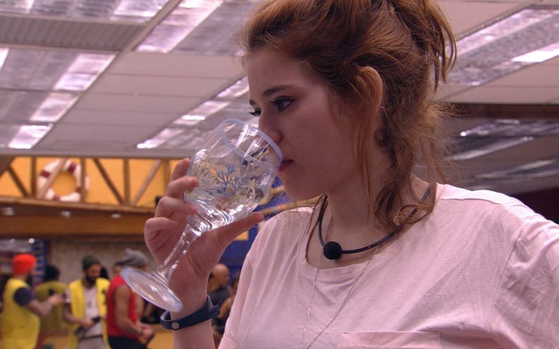 Ayrton e Ana Clara se desentendem: 