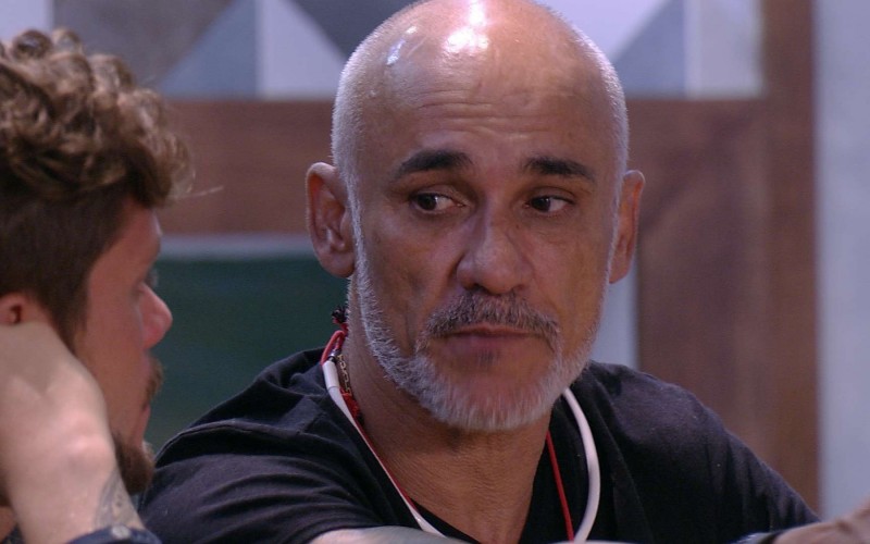 Ayrton fala para Breno: 