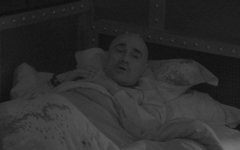 Ayrton garante a Ana Clara e Gleici: 