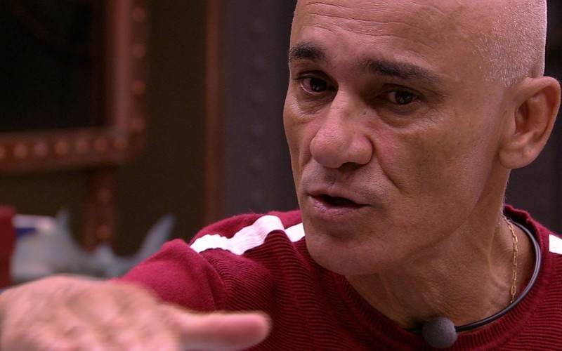 Ayrton opina sobre quem sai nesse Paredão: 