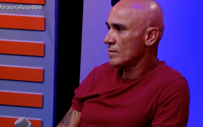 Maratona Rede BBB! Ayrton sobre beijo de Ana Clara e Breno: 