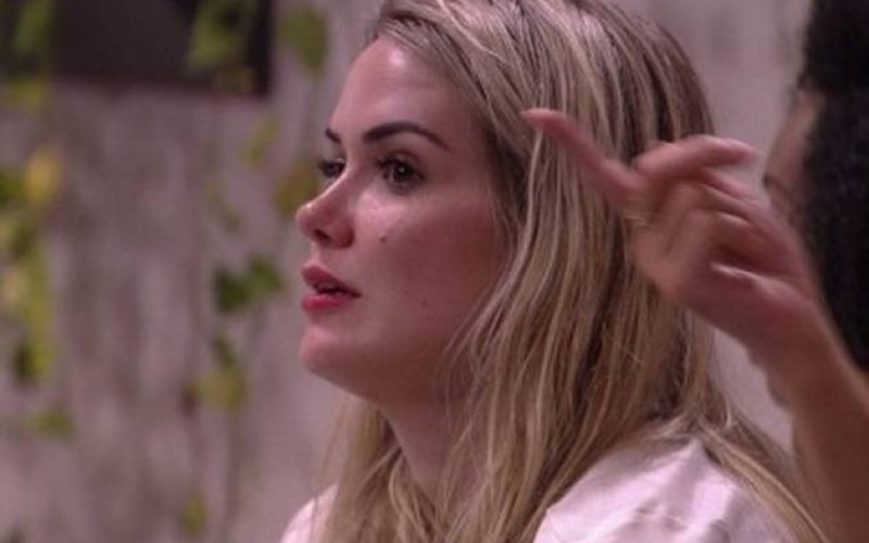 BBB20 - Chorando, Marcela gera climão com acusação contra Pyong Lee: “Não dá para confiar”