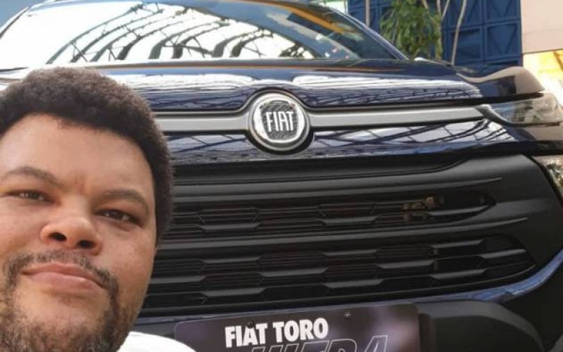 BBB20 - Empresa anuncia que dará modelo oficial do reality para Babu Santana