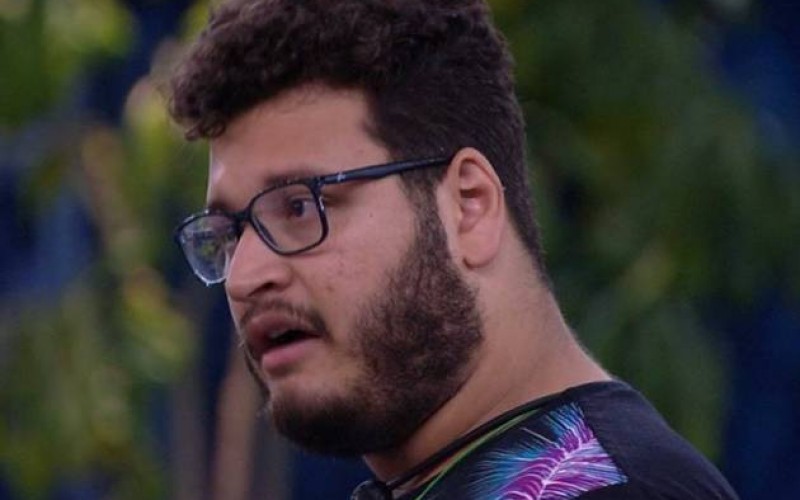 BBB20 - “Esse cara precisa sair logo”, declara Victor Hugo em conversa com Gizelly