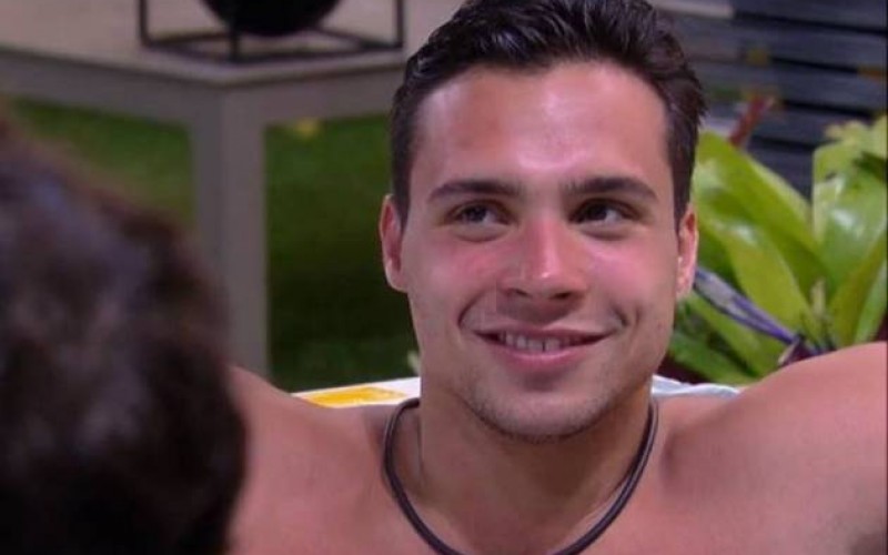 BBB20 - “Eu volto. O Brasil gosta de mim”, afirma Petrix sobre paredão