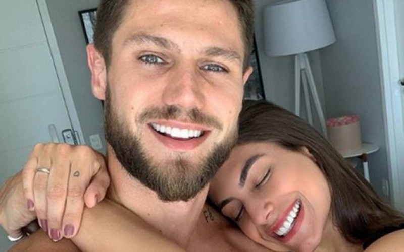 BBB20 - Ex-BBB Jonas Sulzbach celebra entrada de Mari Gonzalez no reality