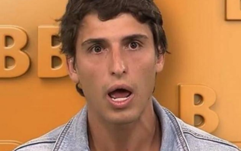 Intimidade de Felipe Prior, do ‘BBB20’, com outro homem durante flagra quente vem à tona