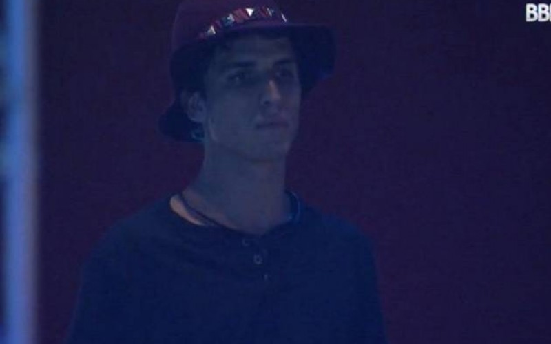 BBB20 - Felipe Prior admite machismo e ‘vibra’: “Sou muito machista”