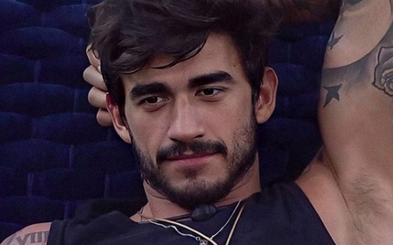BBB20 - Guilherme não segura a emoção ao receber recado do irmão gêmeo