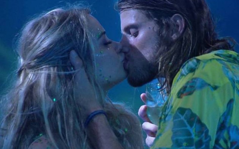 BBB20 - Marcela e Daniel se beijam