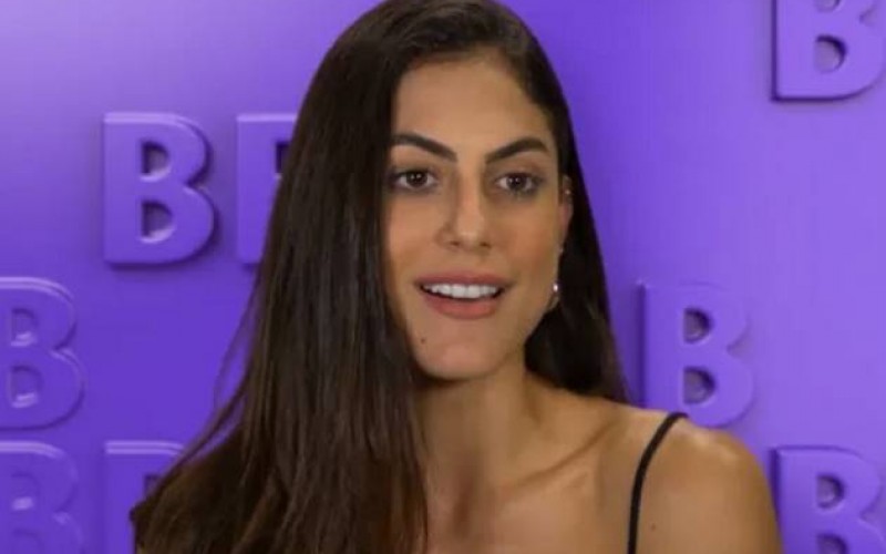 BBB20 - Mari fez chapinha no cabelo de Ivy com ferro de passar roupa