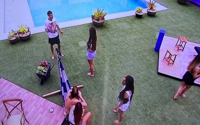 BBB20 - Prior lê palavra errada e até o big boss tenta ajudá-lo