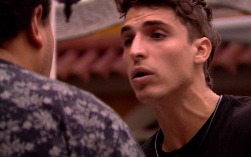 BBB20 - Prior questiona Babu: “A gente está fechado ou não?”