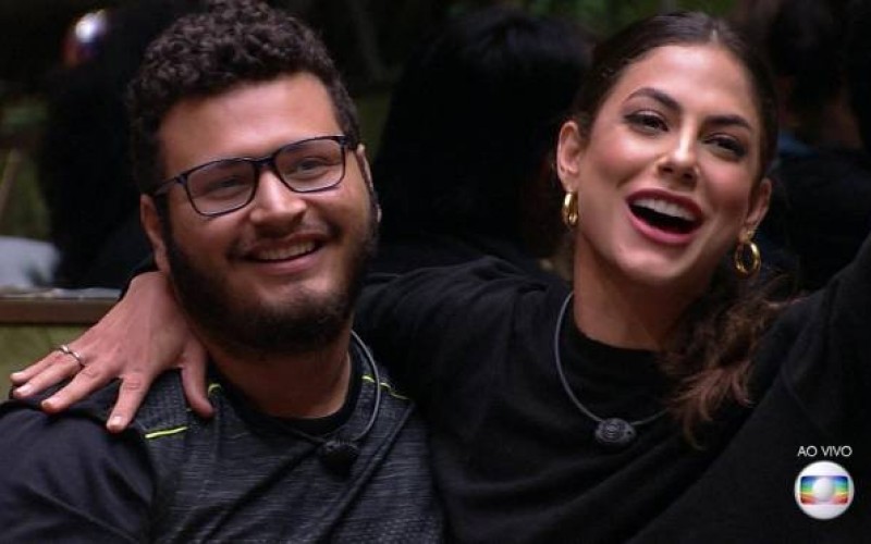 BBB20 - Victor Hugo combina votos com Mari