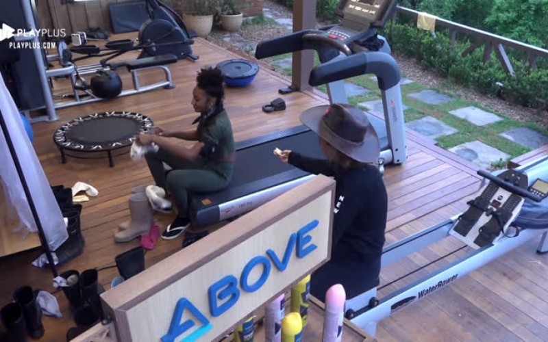 Bifão revela ter frieira e Sabrina brinca: 