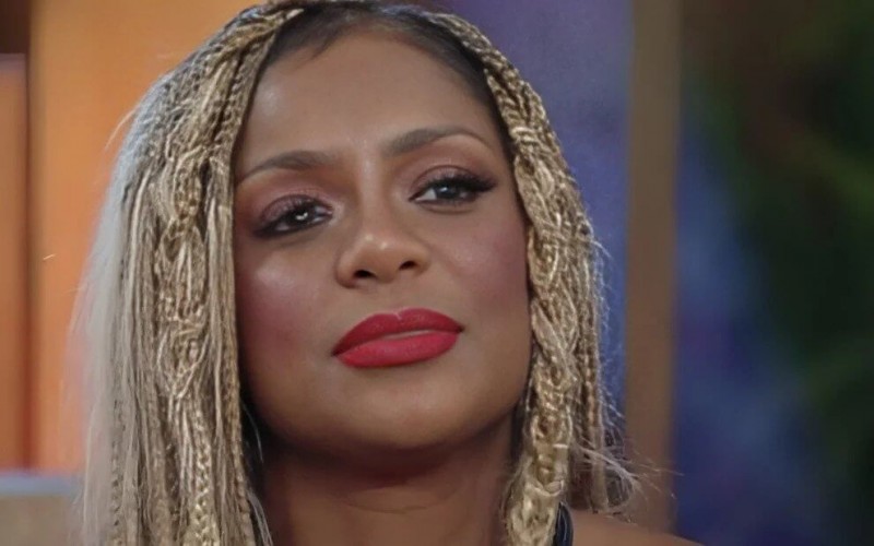 Briguenta e acusada de homofobia, Cariúcha é eliminada de A Fazenda 15